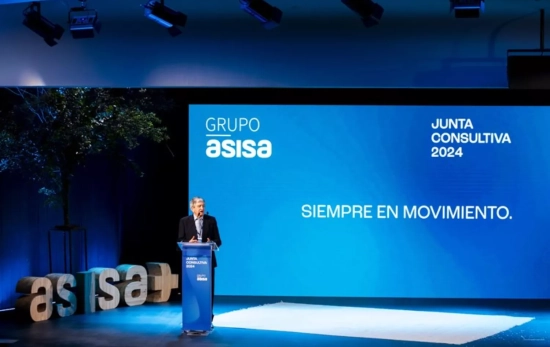 l consejero delegado del Grupo ASISA, Dr. Enrique de Porres, durante su intervención en la Junta Con l consejero delegado del Grupo ASISA, Dr. Enrique de Porres, durante su intervención en la Junta Con