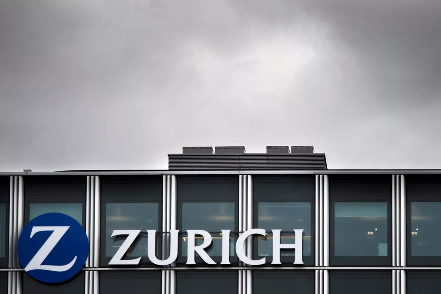 Um escritório da Zurich Insurance / ZURICH