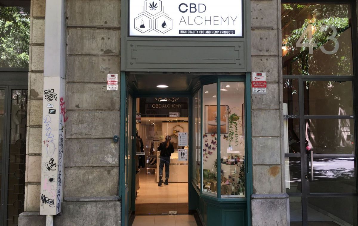 La tienda CBD Alchemy en Barcelona vende derivados de marihuana / CG