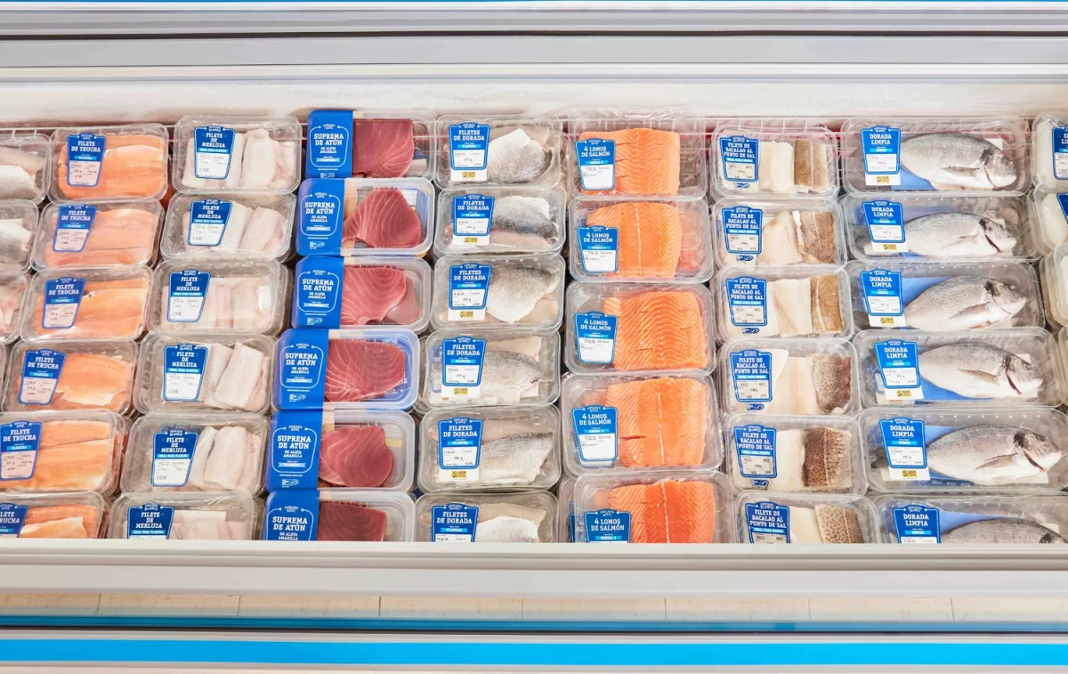 Bandejas de pescado en uno de los supermercados de la cadena alemana / LIDL Bandejas de pescado en uno de los supermercados de la cadena alemana / LIDL