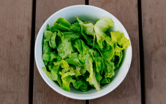 Lechuga en un bol / PEXELS Lechuga en un bol / PEXELS