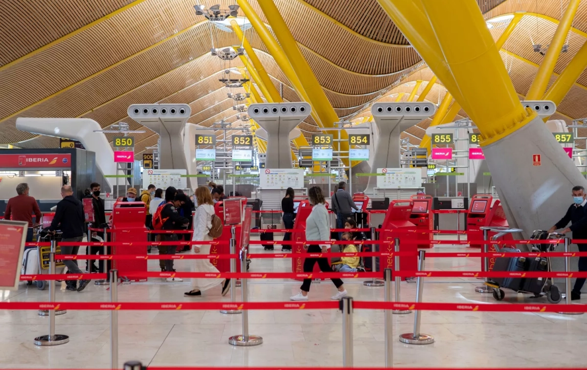 Aeropuerto de Madrid-Barajas en plena operación salida por Semana Santa / EP