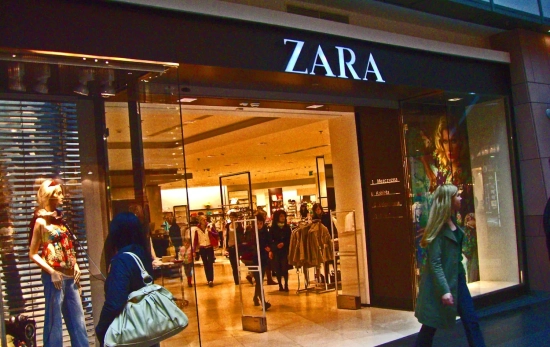 Una tienda Zara (grupo Inditex) / LEIF HARBOE - FLICKR Una tienda Zara (grupo Inditex) / LEIF HARBOE - FLICKR