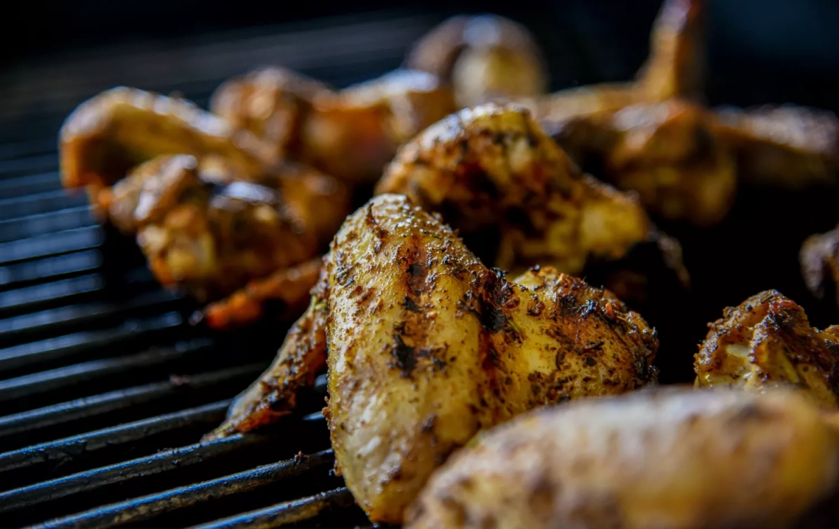 Piezas de pollo asado / UNSPLASH