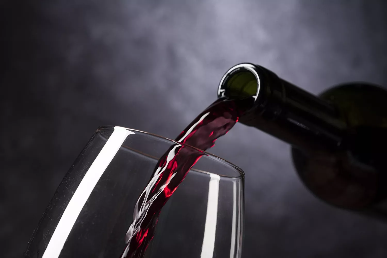 Un vino tinto parecido al de Mercadona PIXABAY
