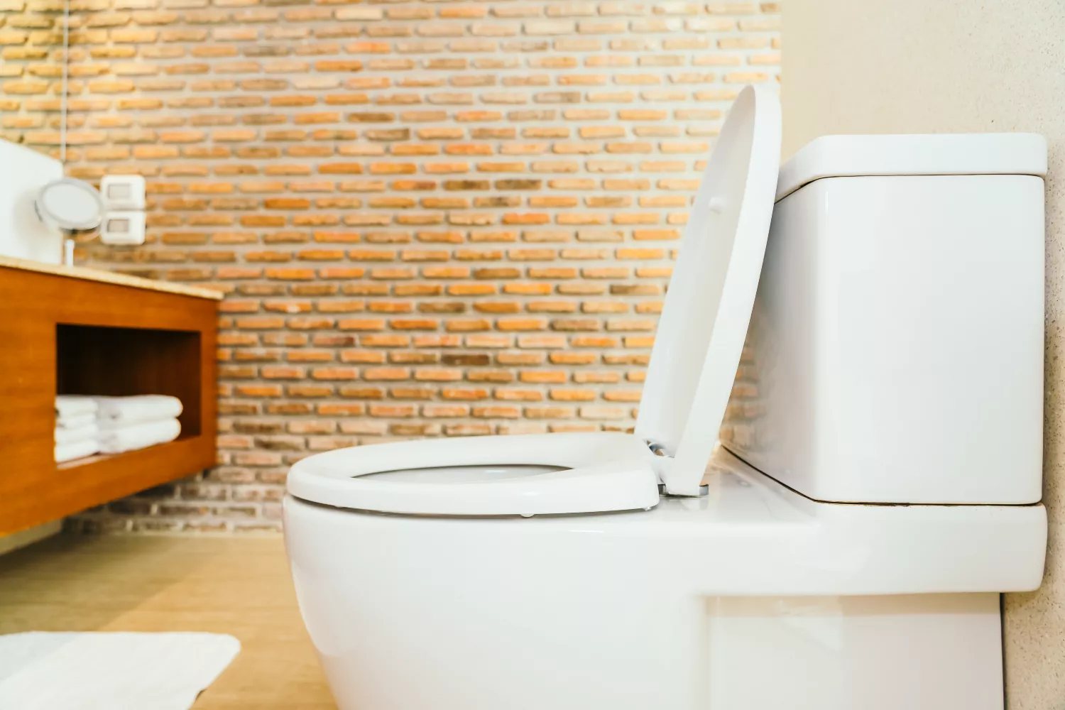 El baño no debe quedar con la tapa abierta: una de las principales normas a cumplir por el Feng Shui/ PEXELS