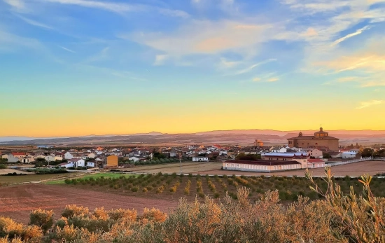Allo, en Navarra, uno de los pueblos con encanto olvidados que protagonizan el Calendario de la España Vacía / GRUPO DRIVEN Allo, en Navarra, uno de los pueblos con encanto olvidados que protagonizan el Calendario de la España Vacía / GRUPO DRIVEN