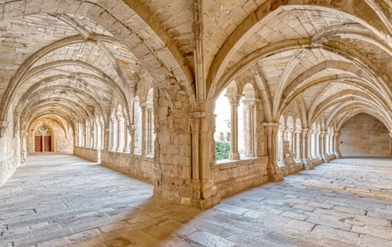 El claustro del Monestir de Santa Maria de Vallbona El claustro del Monestir de Santa Maria de Vallbona