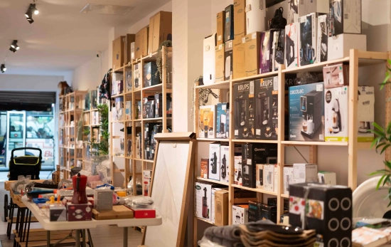 Interior de la tienda Prime Deals / GALA ESPÍN Interior de la tienda Prime Deals / GALA ESPÍN