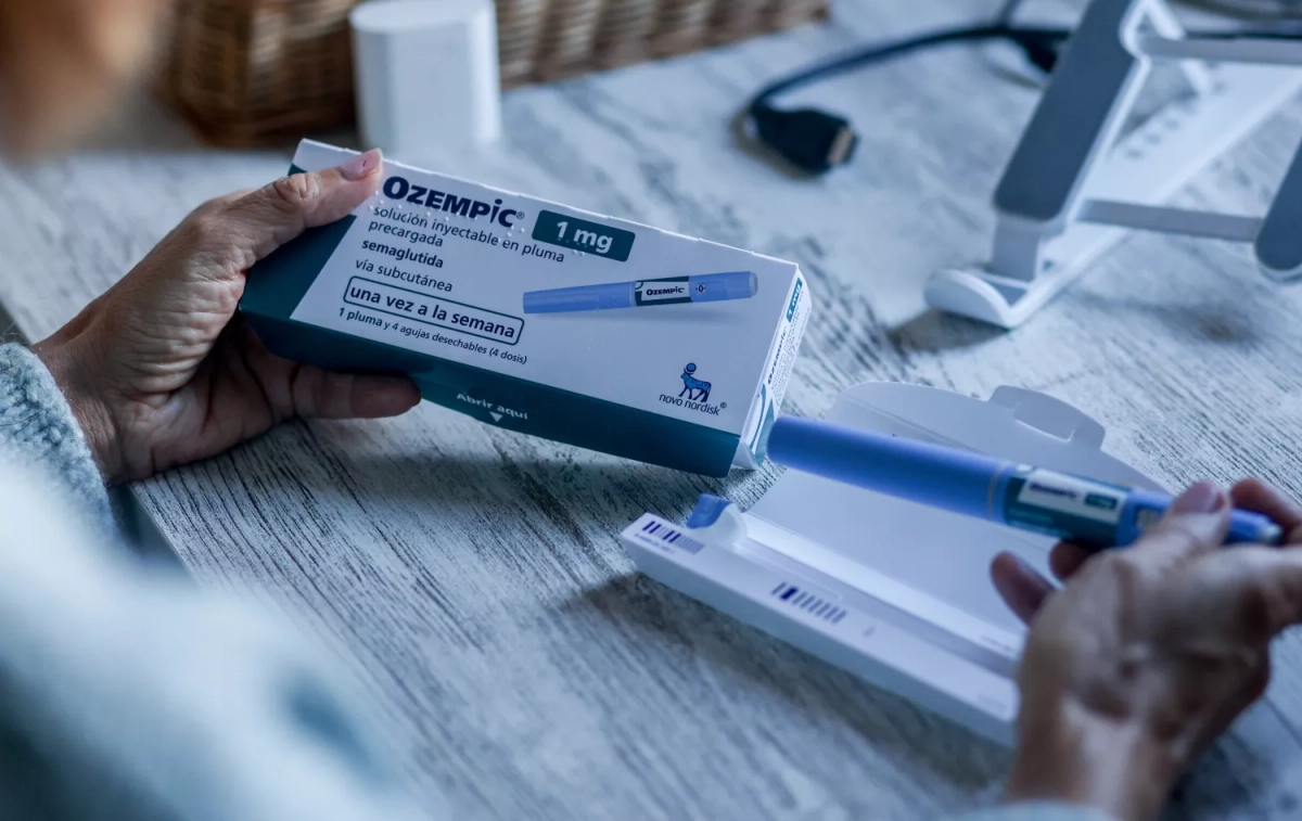 Una persona sostiene una caja de Ozempic, medicamento para tratar la diabetes / EUROPA PRESS - RICARDO RUBIO Una persona sostiene una caja de Ozempic, medicamento para tratar la diabetes / EUROPA PRESS - RICARDO RUBIO