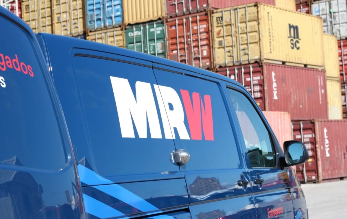 Una furgoneta de reparto de MRW / MRW Una furgoneta de reparto de MRW / MRW