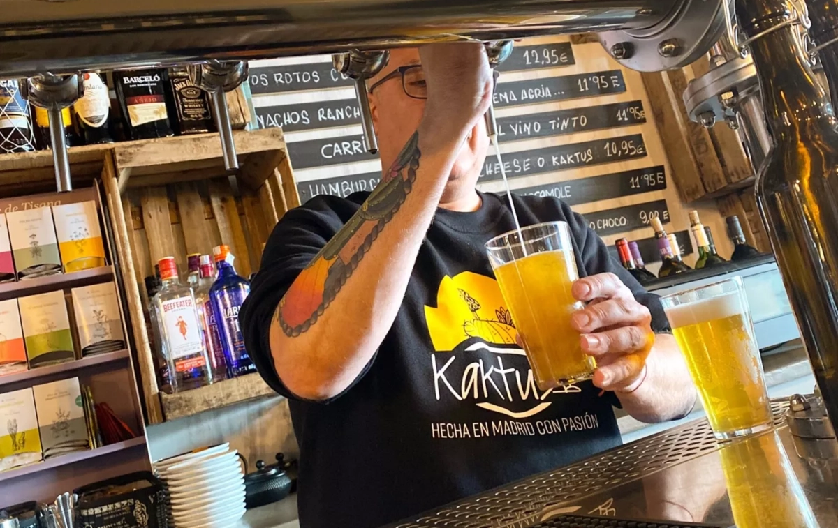Ángel Sánchez en su bar 100% sin gluten Kaktus / KAKTUS Ángel Sánchez en su bar 100% sin gluten Kaktus / KAKTUS