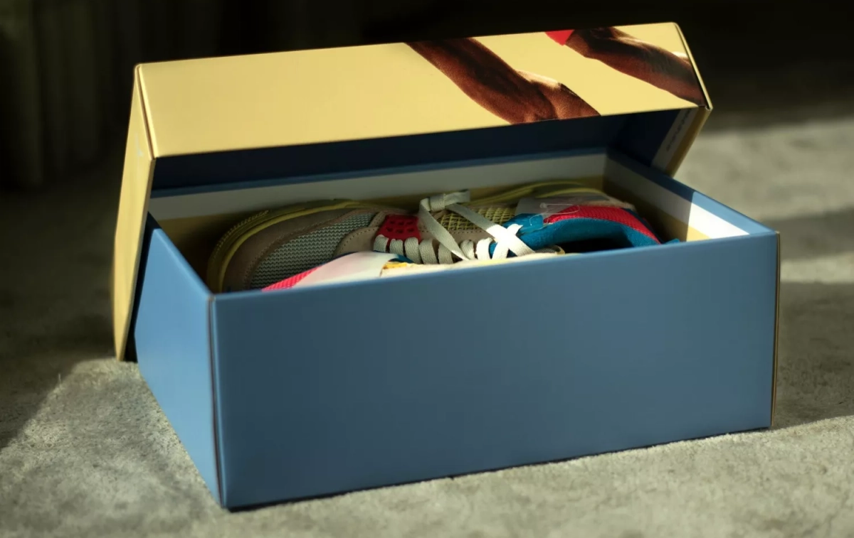 Unas zapatillas en una caja / PEXELS Unas zapatillas en una caja / PEXELS