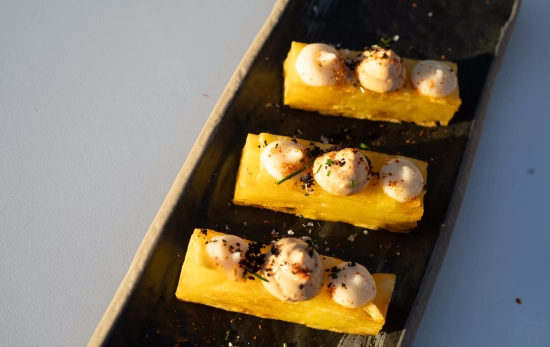 Las bravas de Casanova Beach Club / GALA ESPÍN Las bravas de Casanova Beach Club / GALA ESPÍN