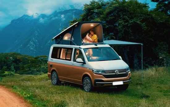 Una furgoneta Volkswagen California / INDIE CAMPERS Una furgoneta Volkswagen California / INDIE CAMPERS