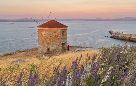 Un molino en la isla de Bozcaada, en Turquía / PEXELS Un molino en la isla de Bozcaada, en Turquía / PEXELS