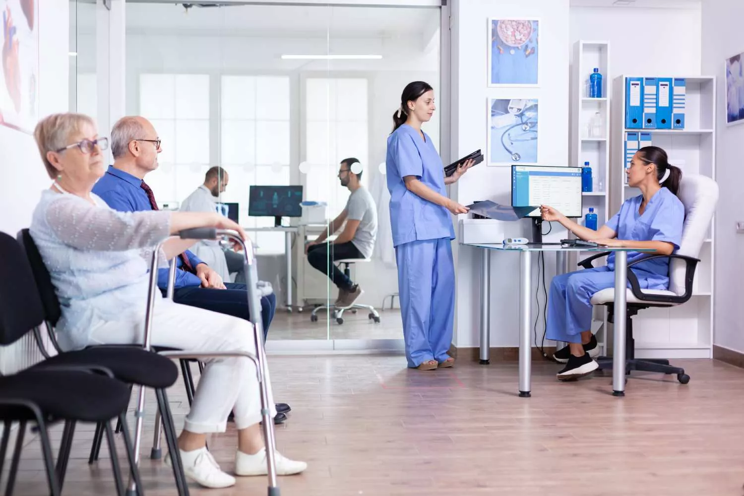 Una sala de espera en un hospital / FREEPIK