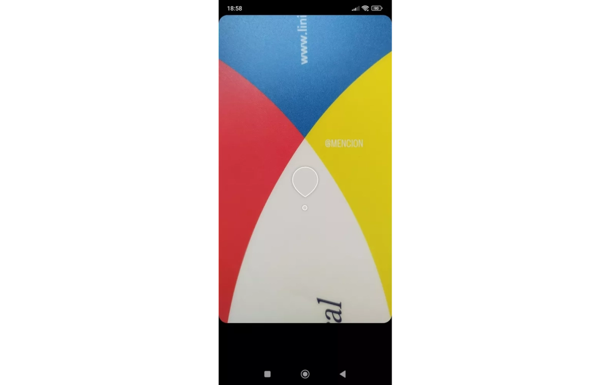 El texto de las menciones se puede camuflar seleccionando uno de los colores del fondo / CG