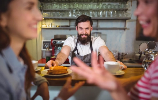 Un profesional en un restaurante/ FREEPIK Un profesional en un restaurante/ FREEPIK