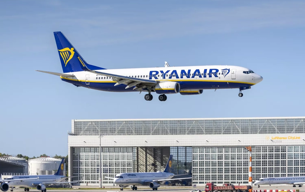 Un avión de Ryanair en un aeropuerto / PIXABAY Un avión de Ryanair en un aeropuerto / PIXABAY