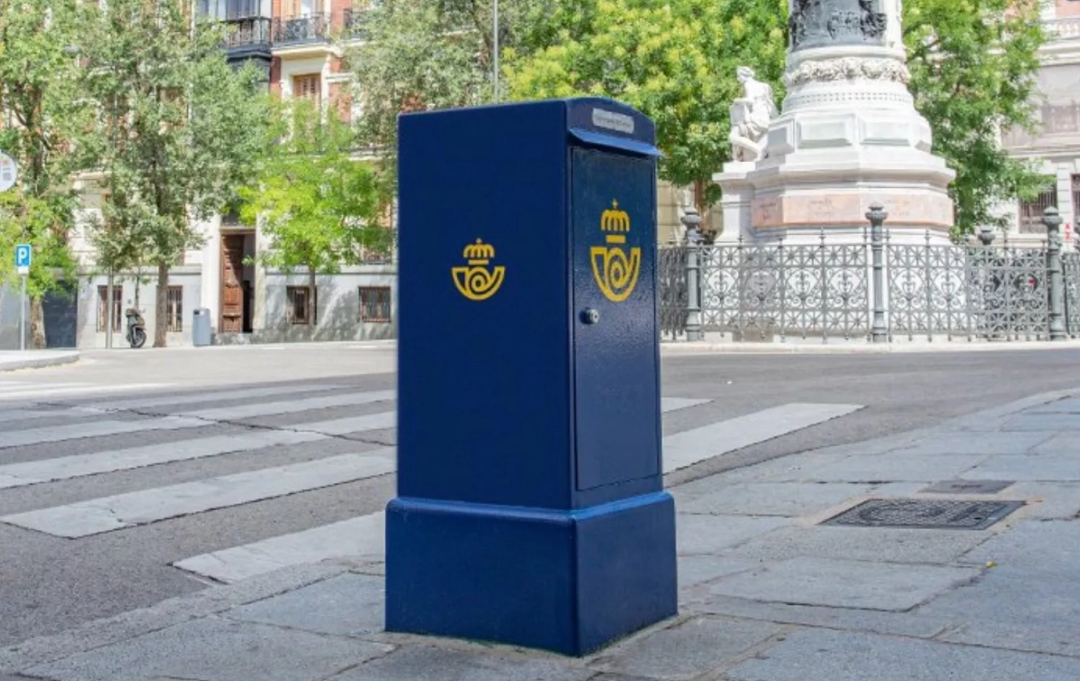 Un buzón / CORREOS Un buzón / CORREOS