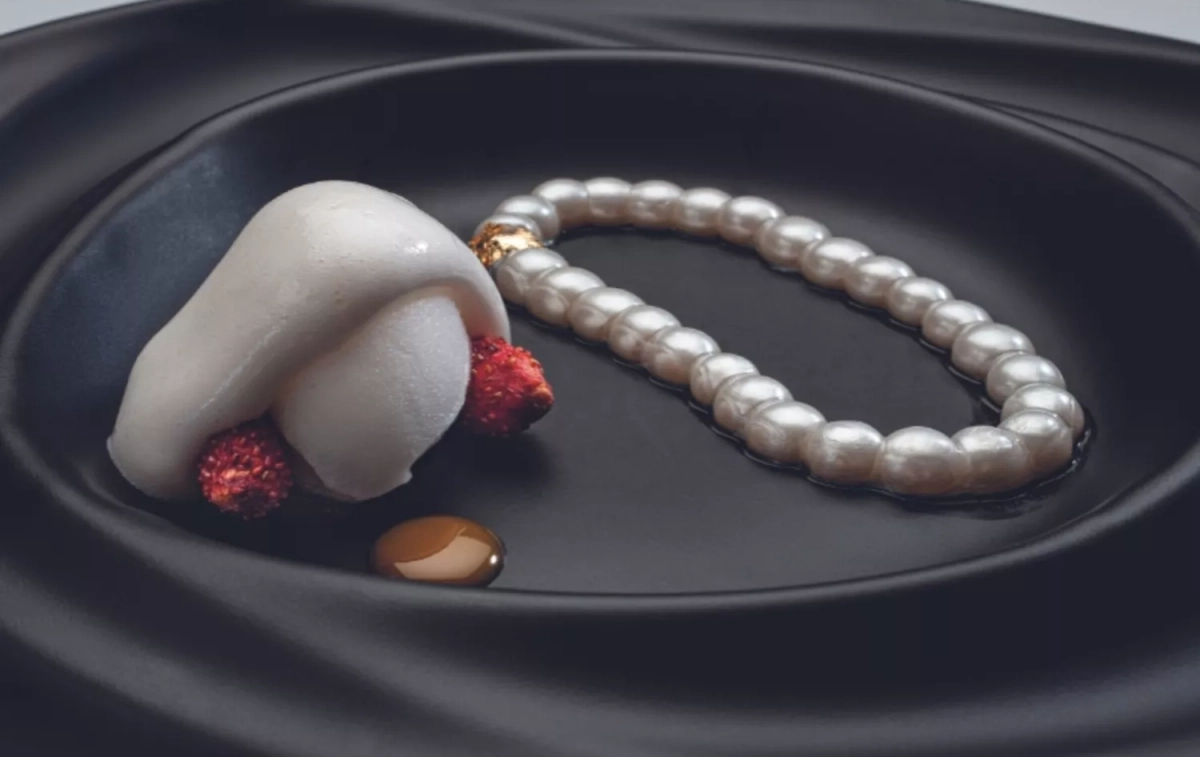 Un plato de Disfrutar / WORLD BEST RESTAURANTS Un plato de Disfrutar / WORLD BEST RESTAURANTS