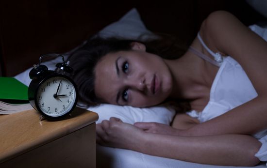 Una mujer sufre insomnio y no puede dormir / PIXABAY Una mujer sufre insomnio y no puede dormir / PIXABAY