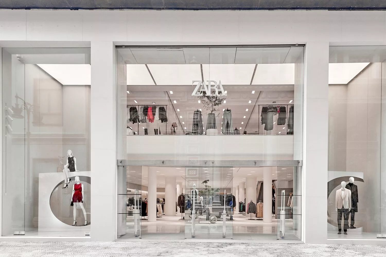 Exterior de una tienda de Zara / INDITEX