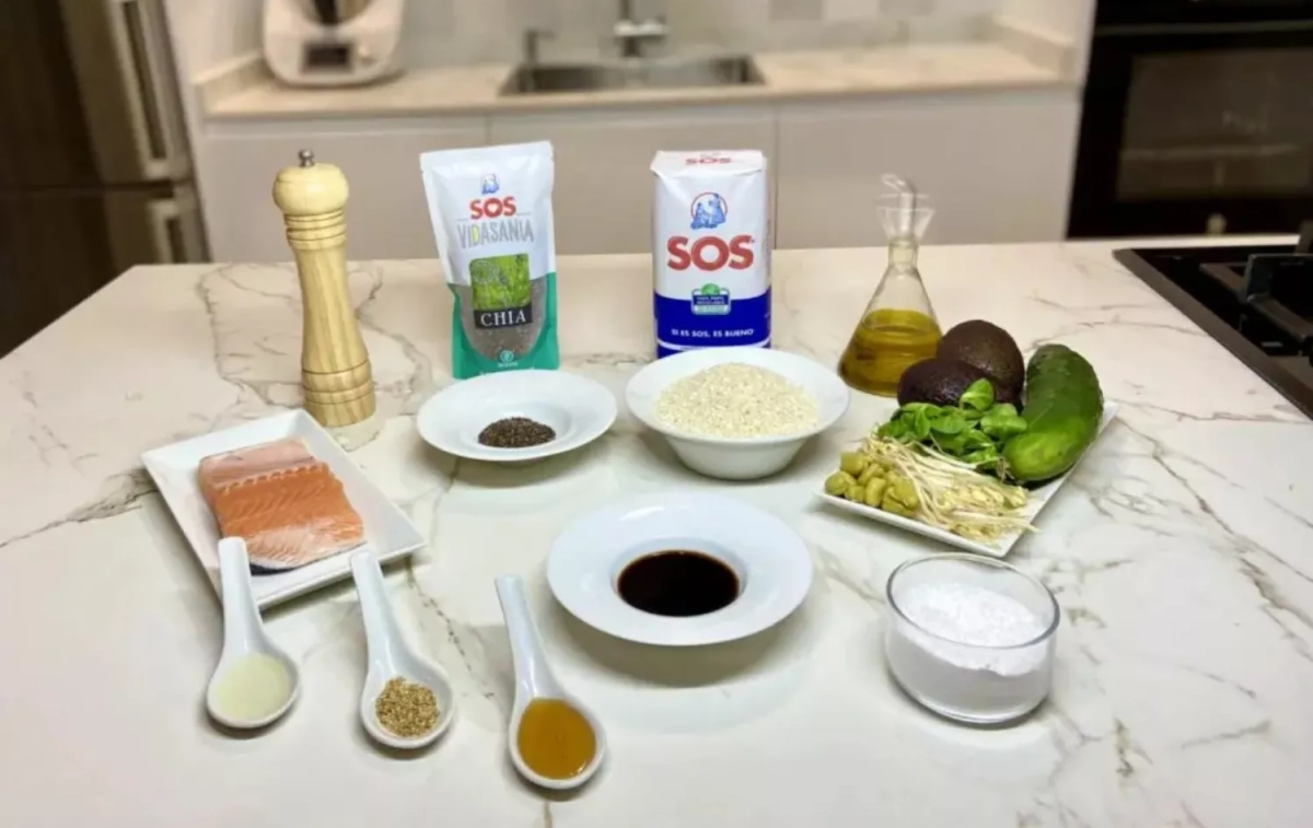 Los ingredientes de la receta de poke de SOS / ARROZ SOS