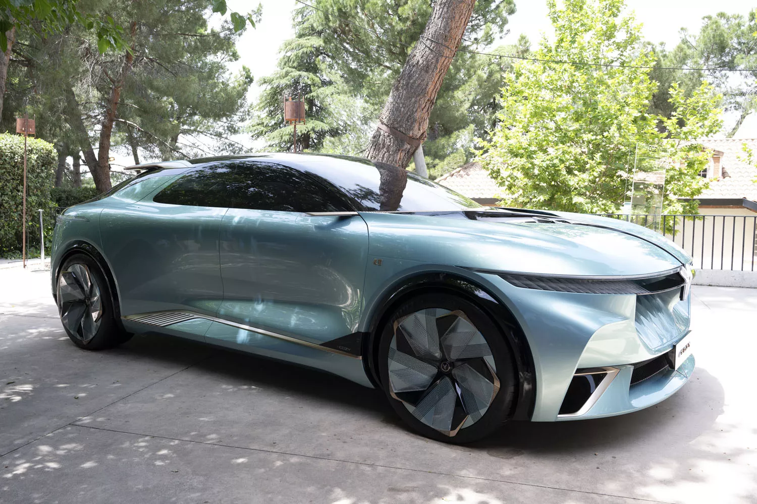i Cozy, el 'Aston Martin' chino que acaba de llegar a España DONGFENG