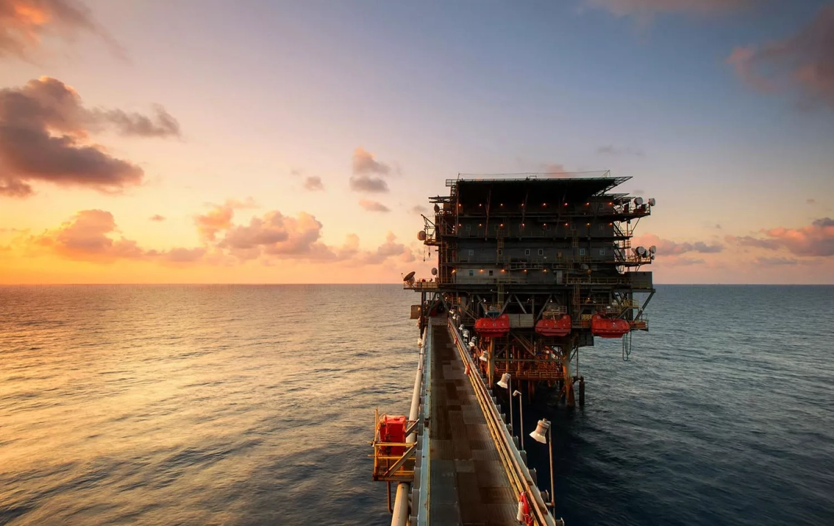 Una refinería petrolífera / ZUKIMAN MOHAMAD - PEXELS