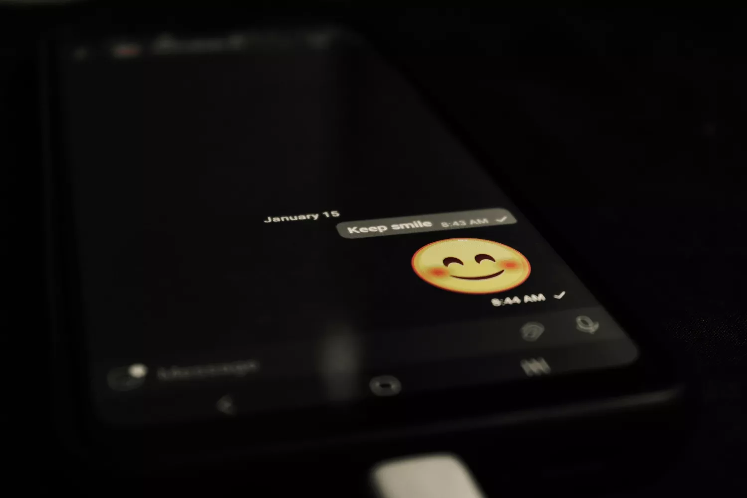 Un mensaje de WhatsApp de un desconocido / UNSPLASH