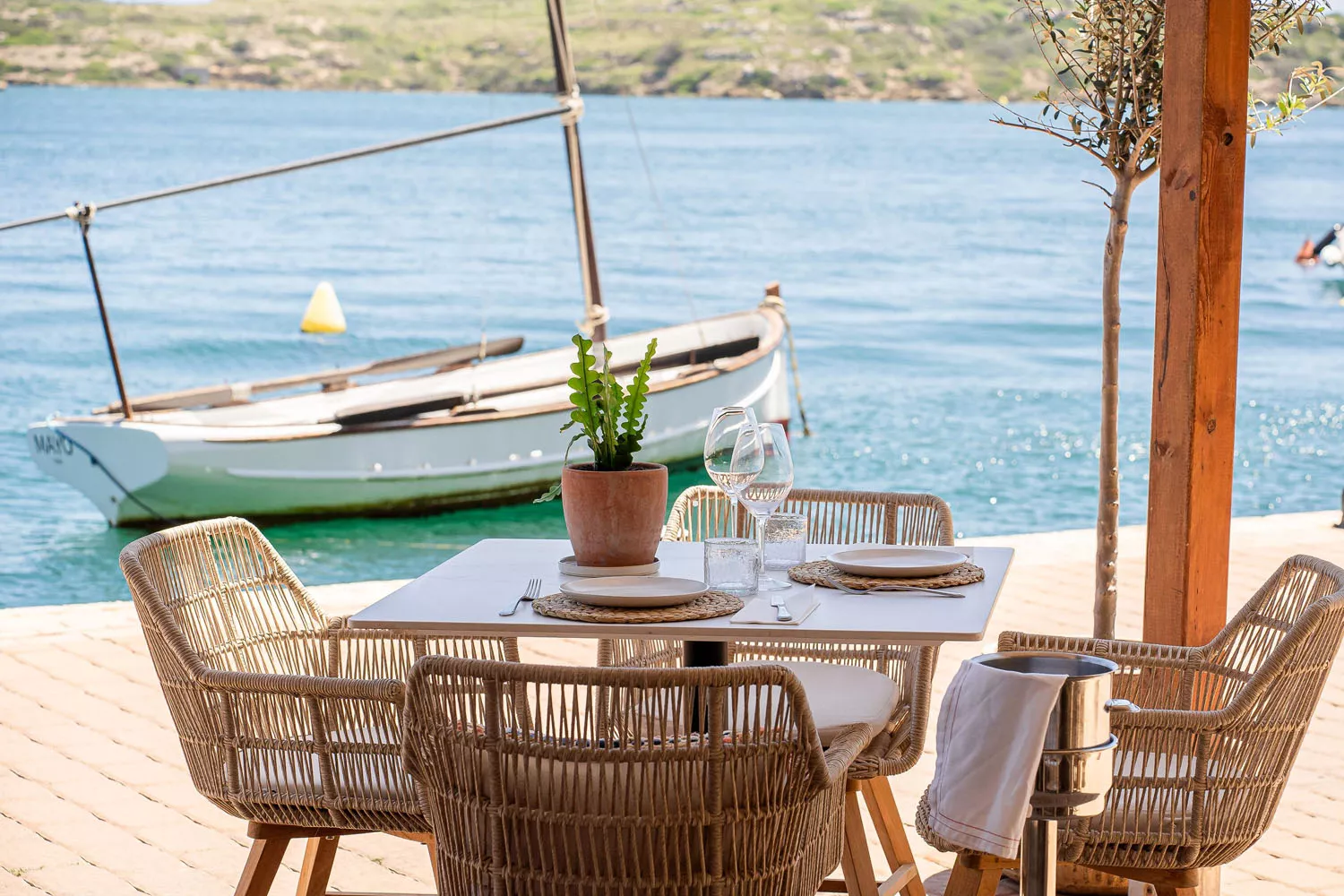 Una mesa del restaurante Pintarroja, dirigido por el ex chef de elBulli Eugeni de Diego, en Menorca