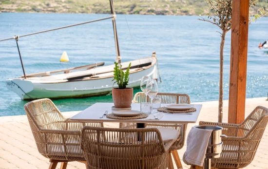 Una mesa del restaurante Pintarroja, dirigido por el ex chef de elBulli Eugeni de Diego, en Menorca Una mesa del restaurante Pintarroja, dirigido por el ex chef de elBulli Eugeni de Diego, en Menorca