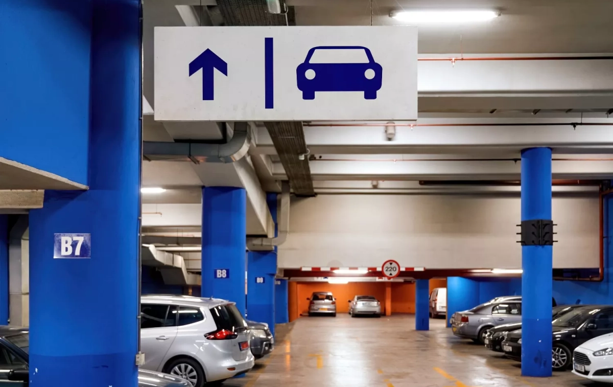 Un parking / FREEPIK - frimufilms Un parking / FREEPIK - frimufilms