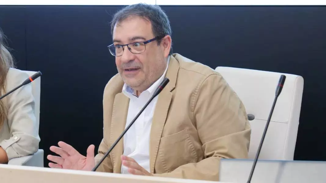 El director de Consumidor Global, Alejandro Tercero, durante el debate sobre 'greenwashing' / CONFILEGAL El director de Consumidor Global, Alejandro Tercero, durante el debate sobre 'greenwashing' / CONFILEGAL
