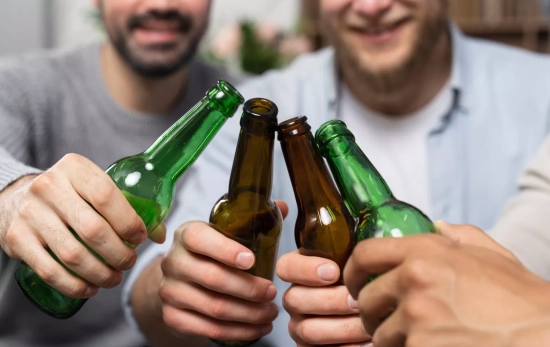 Una dieta dónde el consumo de alcohol esté muy presente te anula los niveles de energía en el cuerpo / FREEPIK Una dieta dónde el consumo de alcohol esté muy presente te anula los niveles de energía en el cuerpo / FREEPIK