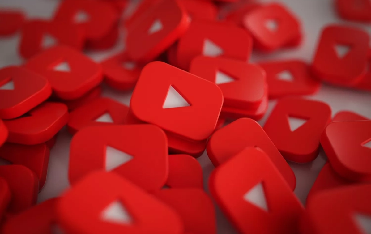 Distintos logos de YouTube apilados / FREEPIK Distintos logos de YouTube apilados / FREEPIK