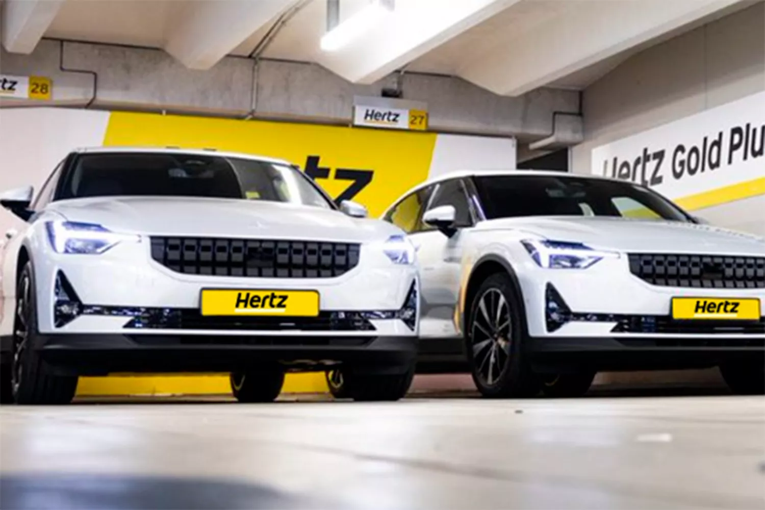 Dois carros da Hertz, empresa parceira da Rentalcars / HERTZ
