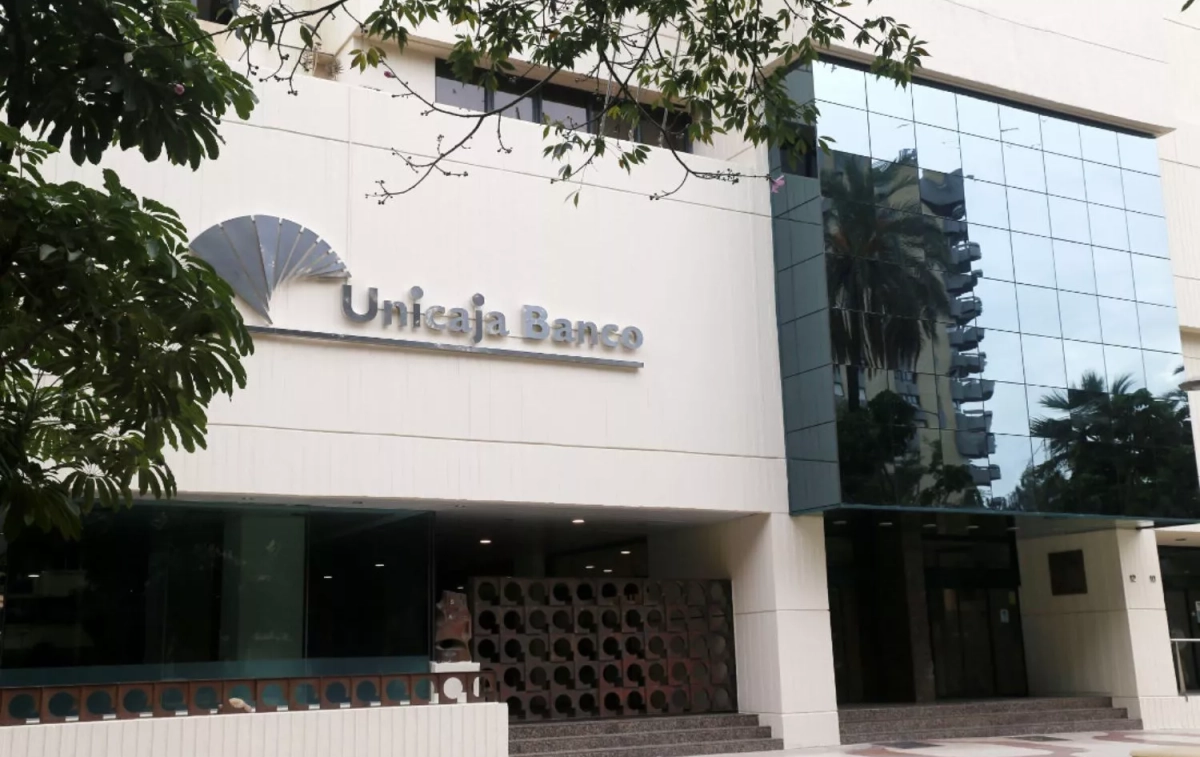 Un edificio de Unicaja / UNICAJA Un edificio de Unicaja / UNICAJA
