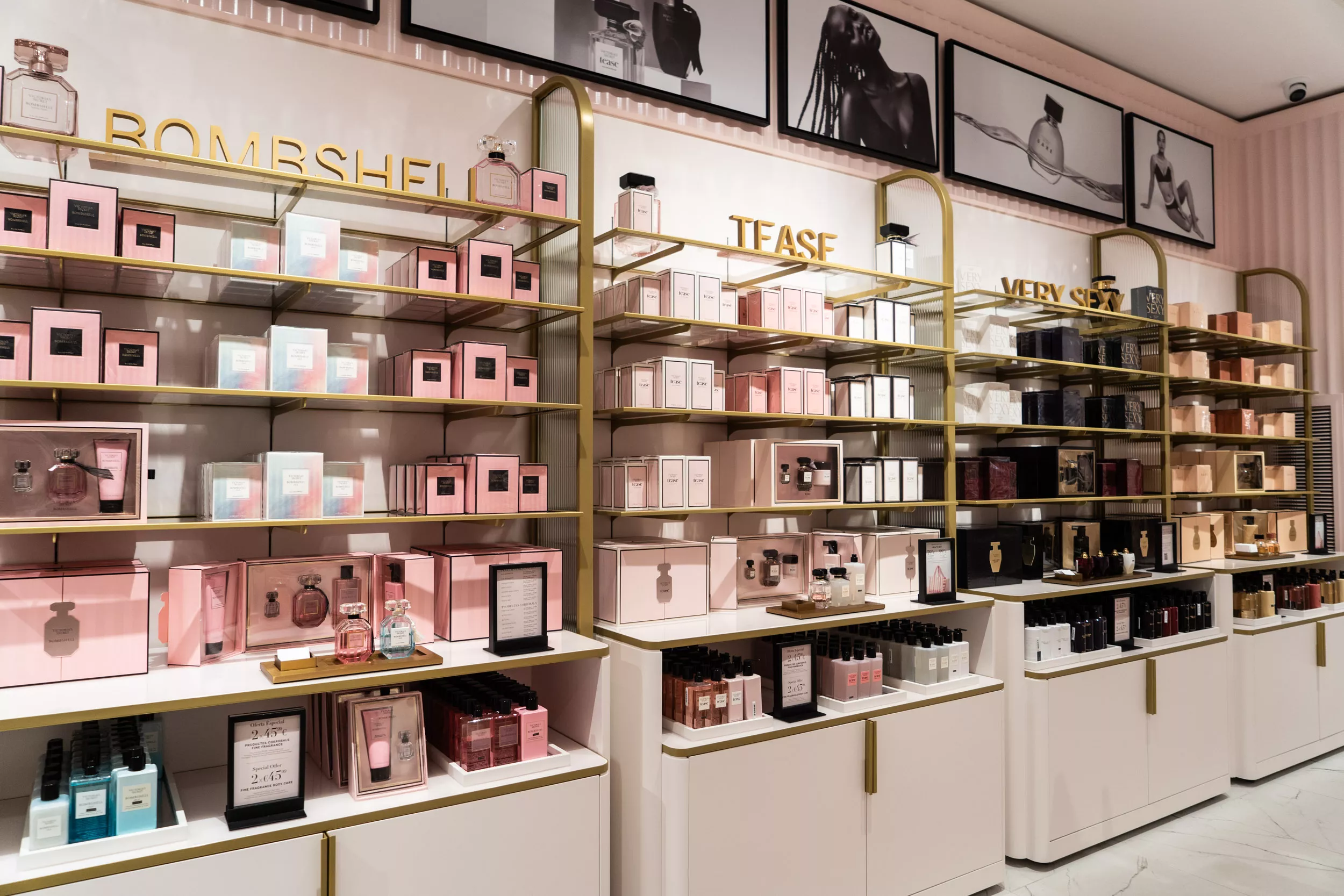 Tienda de Victoria's Secret en Paseo de Gracia (Barcelona) / GALA ESPÍN Tienda de Victoria's Secret en Paseo de Gracia (Barcelona) / GALA ESPÍN
