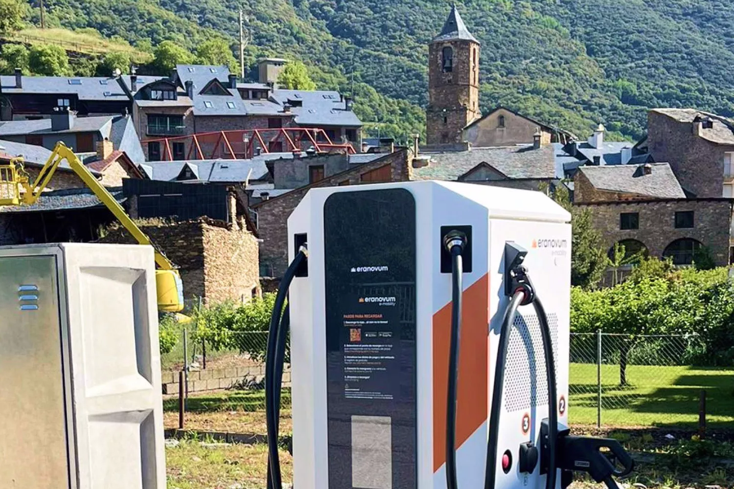 Un punto de recarga para coches eléctricos de Eranovum, la empresa que los instala gratis en los hoteles ERANOVUM