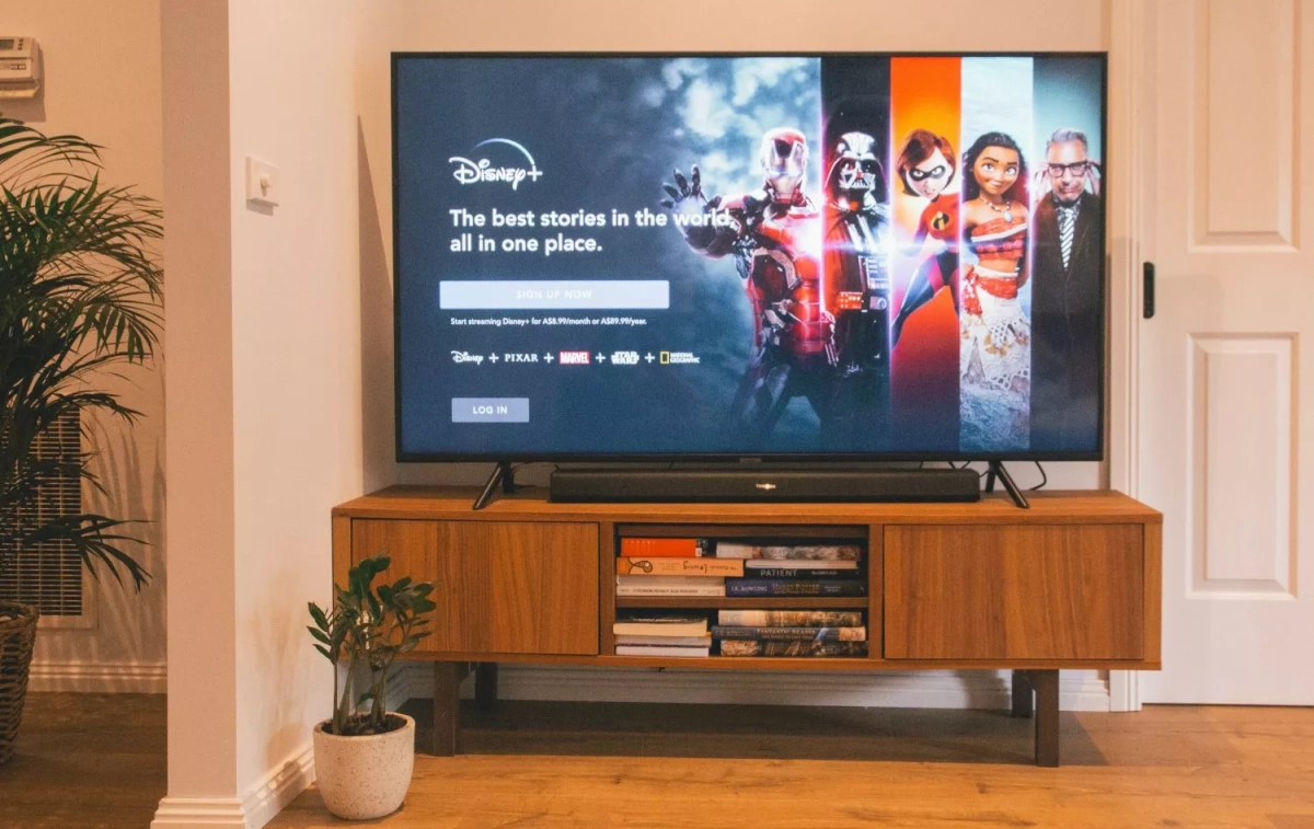 Un televisor con Disney+ / UNSPLASH Un televisor con Disney+ / UNSPLASH