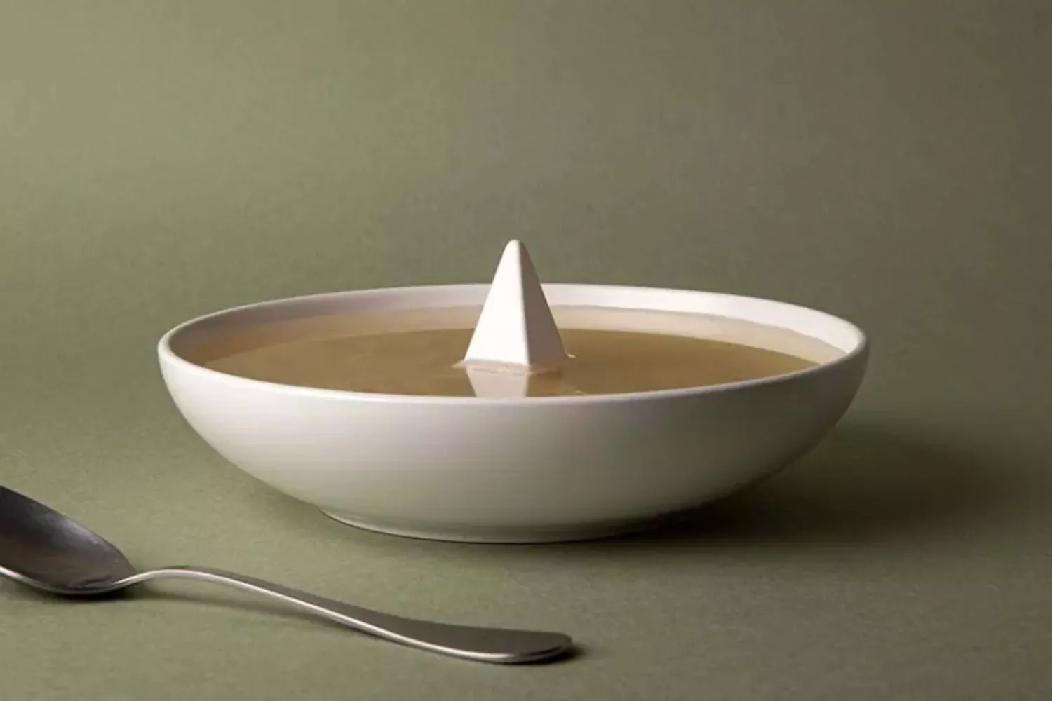 Plato de Qui Mana / ONIRICAT Plato de Qui Mana / ONIRICAT