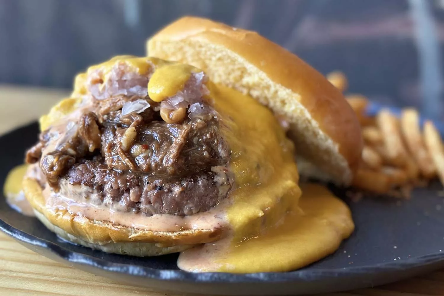 La nueva hamburguesa con la que Toro Burger rinde homenaje a McDonald's CEDIDA La nueva hamburguesa con la que Toro Burger rinde homenaje a McDonald's CEDIDA