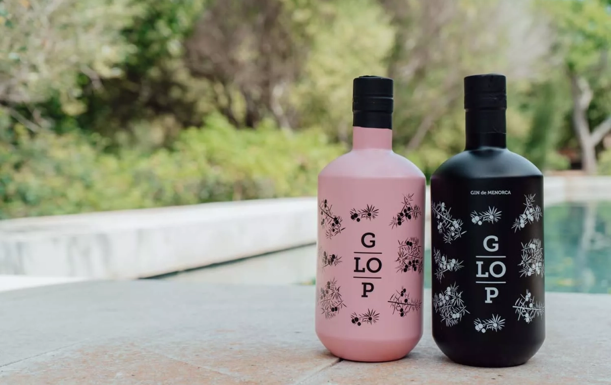 La ginebra rosada y el gin de Menorca de la marca Glop / CEDIDA La ginebra rosada y el gin de Menorca de la marca Glop / CEDIDA