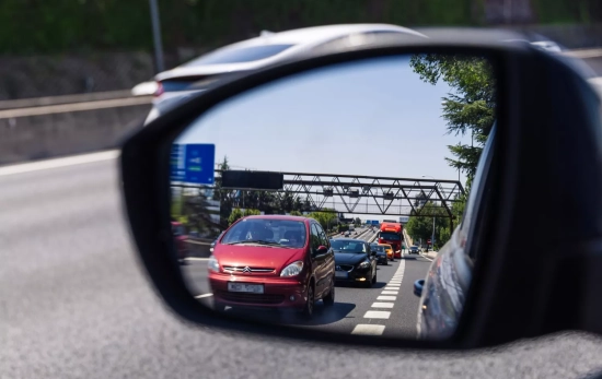 Una carretera española con señales de la Dirección General de Tráfico (DGT) / CARLOS LUJÁN - EP Una carretera española con señales de la Dirección General de Tráfico (DGT) / CARLOS LUJÁN - EP