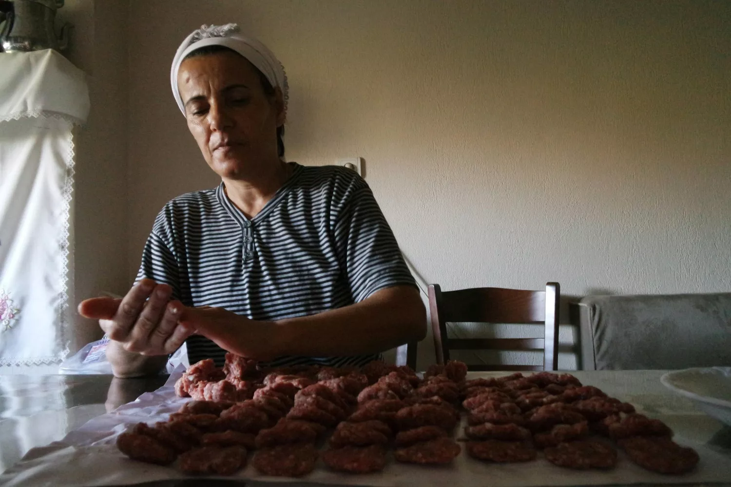 Una mujer cocinando / PEXELS