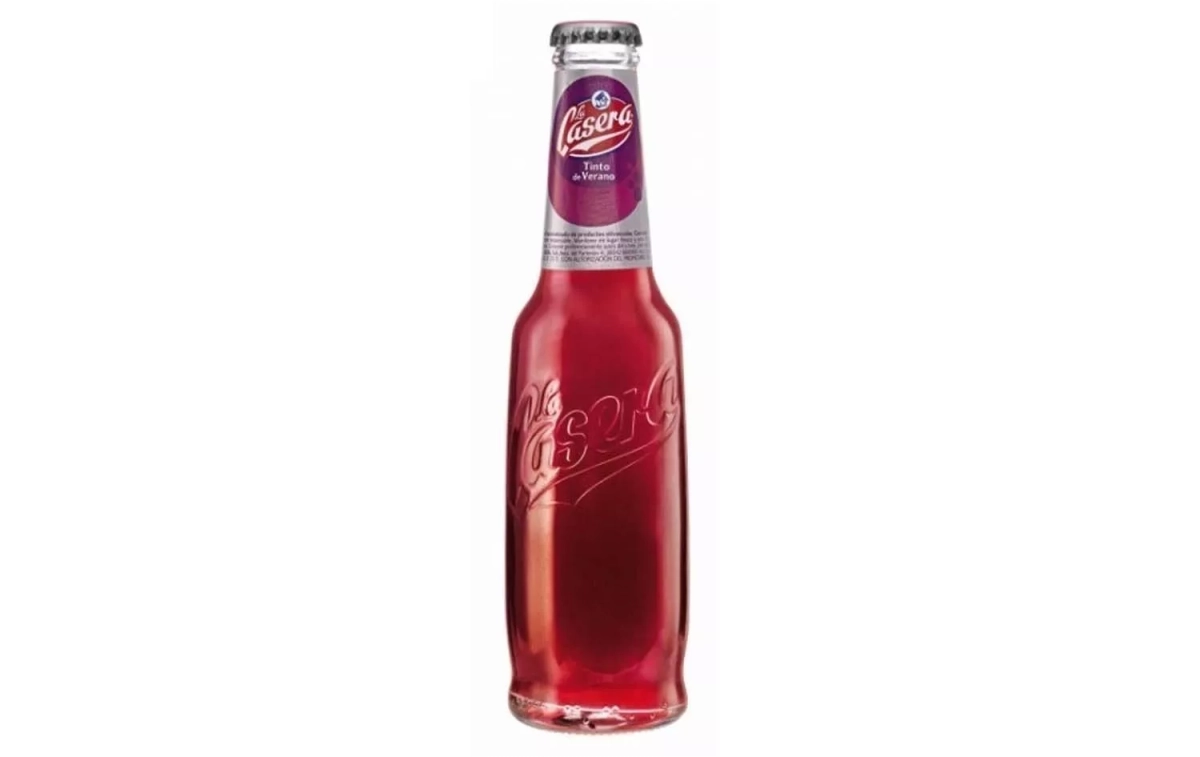 Una botella de tinto de verano La Casera / AESAN Una botella de tinto de verano La Casera / AESAN