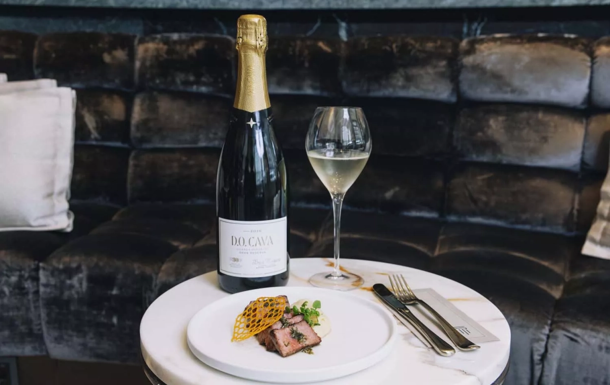 Un cava y una tapa / DO CAVA Un cava y una tapa / DO CAVA